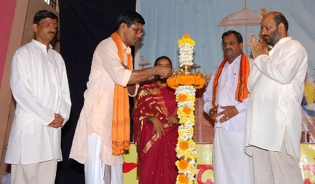 Inauguration of Hindu Dharmajagruti Sabha by lighting Samai
