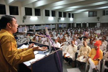 Mr. Ramesh Shinde, Spokesperson of HJS for Gujarat and Maharashtra State speaking