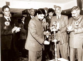 Mr. Mian Altaf Ahmad lighting the lamp at 6th Annual Dental Conference