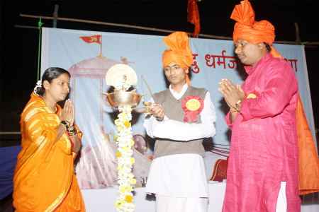 Inauguration of Hindu Dharmajagruti Sabha by lighting Samai (An Oil lamp) by dignitaries