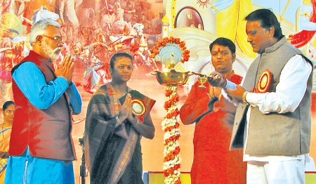 Inauguration of Hindu Dharmajagruti Sabha by lighting Samai (An Oil Lamp)