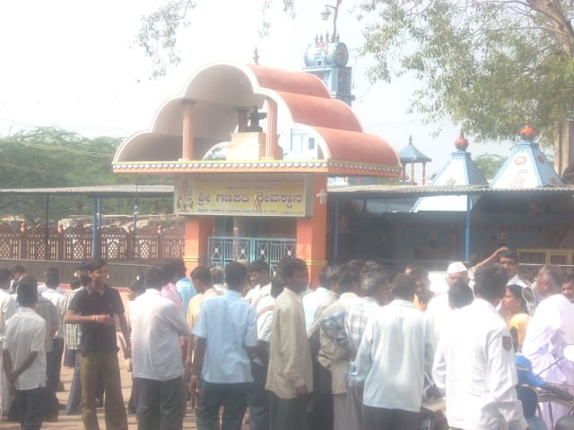 Hindus gathered outside Temple in which Idols were desecrated