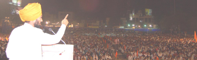 H. B. P. Jalakekar Maharaj addressing in Hindu Dharmajagruti Sabha at Jalgaon