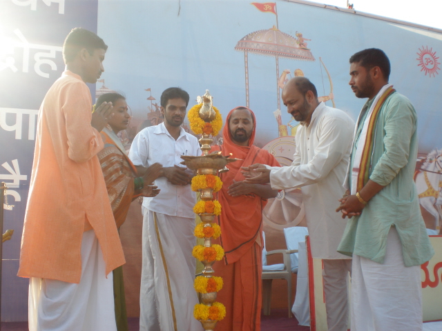 Inauguration of Hindu Dharmajagruti Sabha by lighting a Samai (An oil lamp)