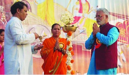 Inauguration of Hindu Dharmajagruti Sabha by lighting a Samai (An oil lamp)