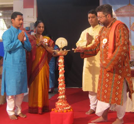 Inauguration of the 'sabha' by lighting an oil lamp