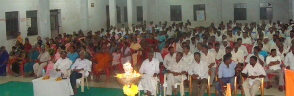 The devout Hindus attending Dharmasabha