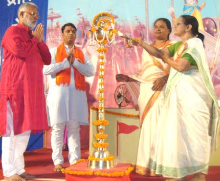 Inauguration of Hindu Dharmajagruti Sabha by lighting a Samai (an oil lamp)