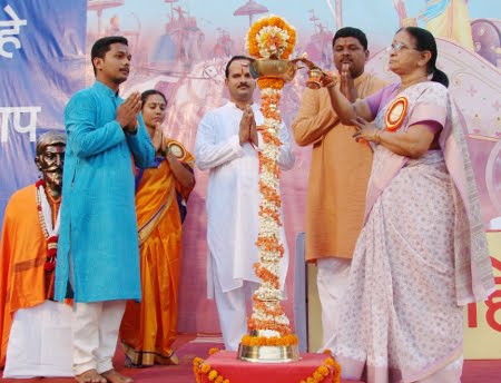 Inauguration of Hindu Dharmajagruti Sabha by lighting a Samai (an oil lamp)