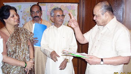 HJS delegation members with the Governor of Maharashtra, Mr. K Shankarnarayan