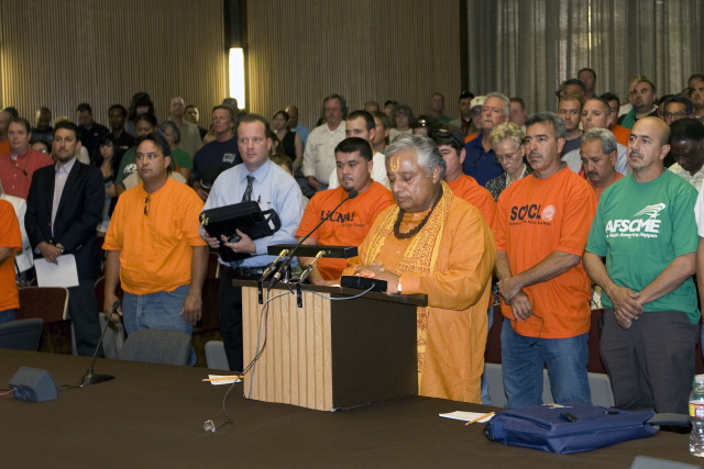 Rajan Zed delivering the invocation.