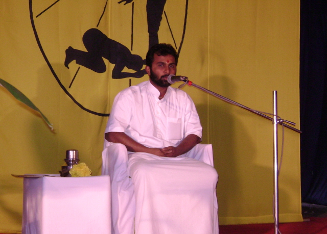 Mr. Pratheesh Vishwanath of Vishwa Hindu Parishad addressing to present Hindus