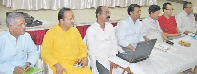Devout Hindus and Temple Trustees were present on the dias