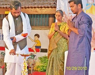 Inauguration of Hindu Dharmajagruti Sabha by lighting a Samai (an oil lamp)
