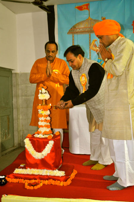 Inauguration of Hindu Dharmajagruti Sabha by lighting a Samai (an oil lamp)