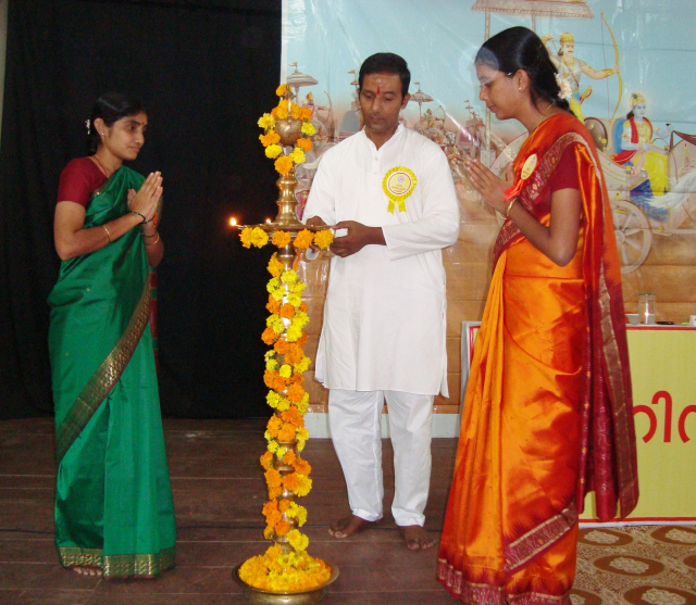 Inauguration of Hindu Dharmajagruti Sabha by lighting a Samai (an oil lamp)