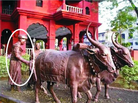 The highlighted statue of Dadoji Konddev which was removed by Anti-Hindu PMC