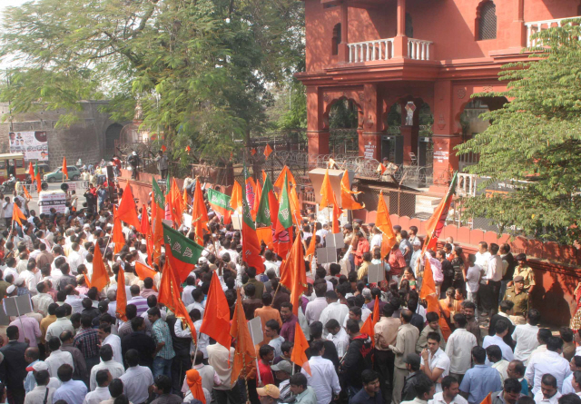 Thousands of Pro-Hindus participated in the agitation - 1