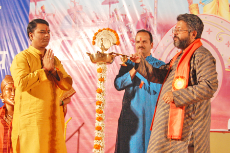 Inauguration of Hindu Dharmajagruti Sabha by lighting a Samai (an oil lamp)