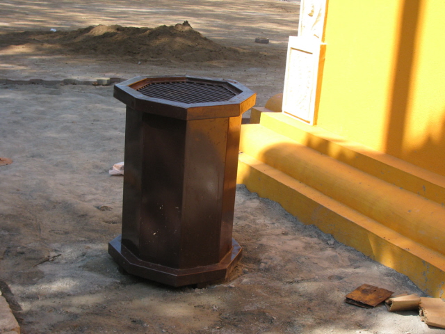 Temple Hundi was theft by the robbers Temple Hundi was theft by the robbers