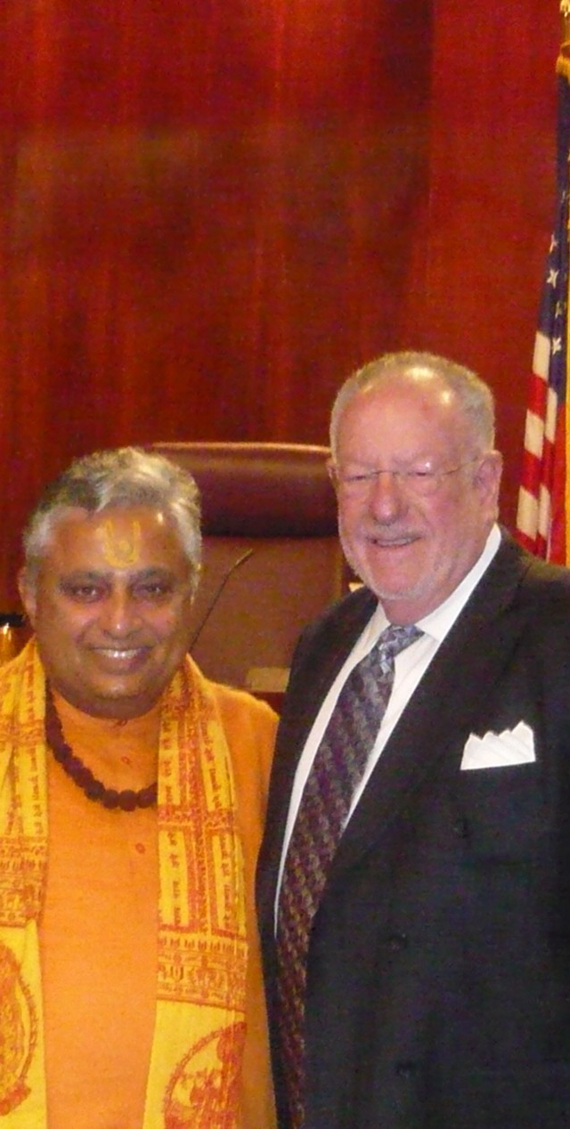 Rajan Zed (left) with Las Vegas Mayor Oscar B. Goodman just before the Hindu opening prayer