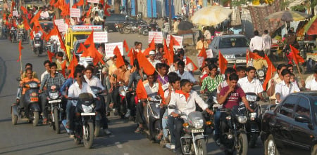 Sambhajinagar: A vehicle rally was taken out to propagate Hindu Dharmajagruti Sabha Sambhajinagar: A vehicle rally was taken out to propagate Hindu Dharmajagruti Sabha