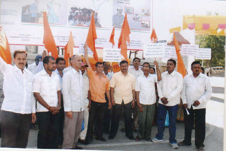 Nagar: Pro-Hindus protesting against Anti-Hindu Nikhil Wagle and IBN-Lokmat