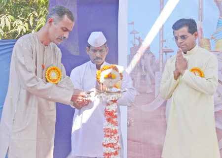 Inauguration of Hindu Dharmajagruti Sabha by lighting a Samai (an oil lamp)