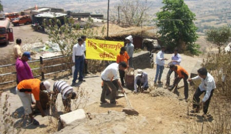Cleaning drive of the Sajjangad was undertaken by HJS activists Cleaning drive of the Sajjangad was undertaken by HJS activists