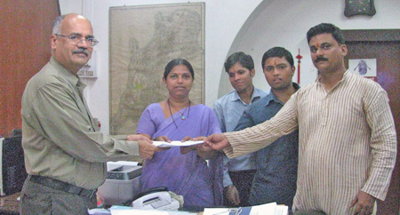 HJS activists submitting representation to the District Collector of Mumbai