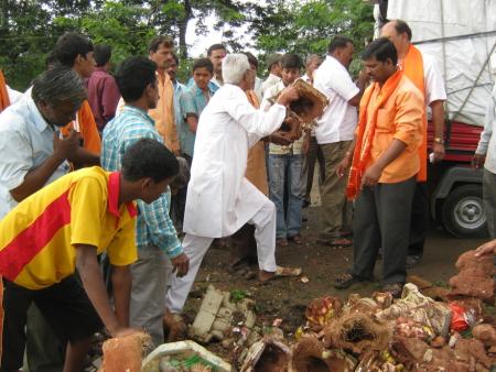 Devout Hindus keeping damaged Ganesh idols in the Tempo