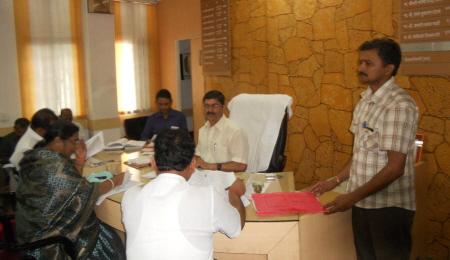 Officers and members of HJS & Sanatan Sanstha present for the meeting
