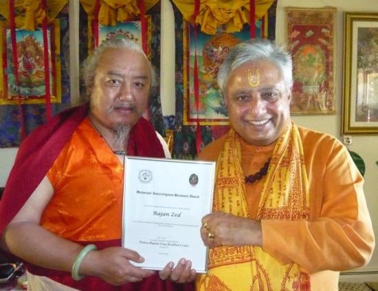 Rajan Zed (right) receiving Award from Venerable Lama Jigme Namgyal Rinpoche