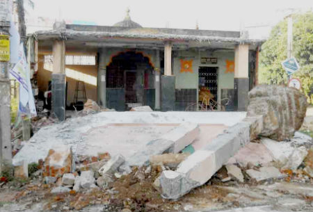 Temple demolition at Hassan (Karnataka) : photo 2