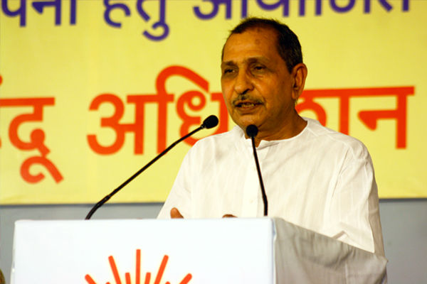 Prof. Rameshwar Mishra, Hindu Vidya Kendra, Varansi addressing the Convention