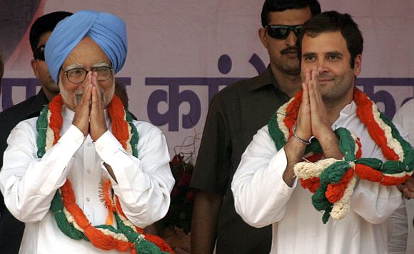 PM Manmohan Singh & Rahul Gandhi addressing a campaign rally in UP