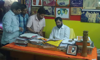 HJS members  submitting memorandum to Shivsena MLA Mr. Eknath Shinde