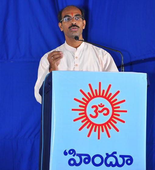 Mr. Chetan Janardan, Co-ordinator of HJS Andhra Pradesh addressing the audience