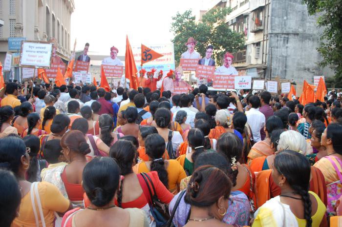Dignitaries on the dias addressing to the Hindus