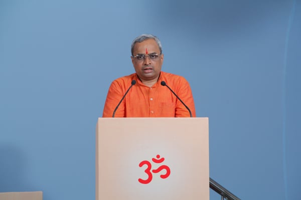 Pujya Dr. Charudatta Pingle, National Guide of hJS