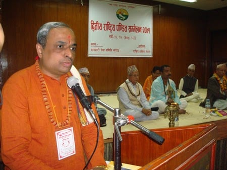 Pu. Dr. Charudatta Pingale while addressing the participants 