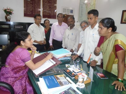 1411624358_NG Collector Neela Mohanan yana nivedan detana HJS delegation