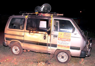 maruti_van_petrol_bomb_2