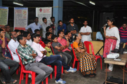 Kum. Praneeta Sukhtankar, HJS addressing the audience.