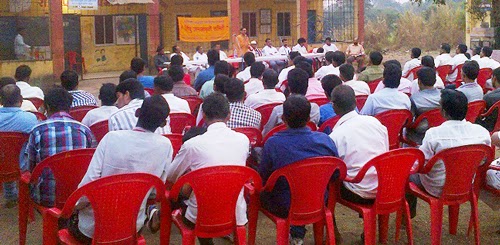250 devout Hindus who resolved to work with unity
