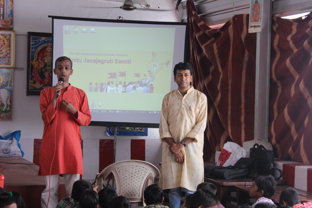 Shriram of HJS explaining about Respect National flag