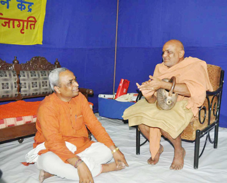 Swami-Niranjananand-photo-3_Clr