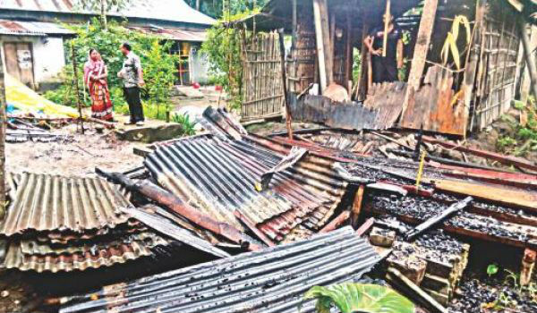 hindu-house-attacked-and-set-fire-for-2nd-time-in-nasirnagar