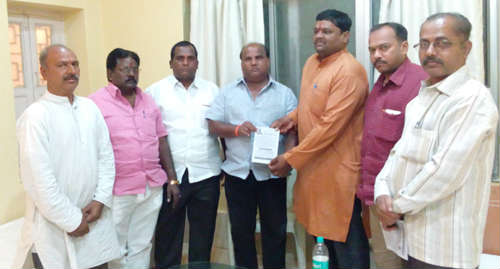 Shiv Sena city-Chief Shri. Pratap Chavan being invited