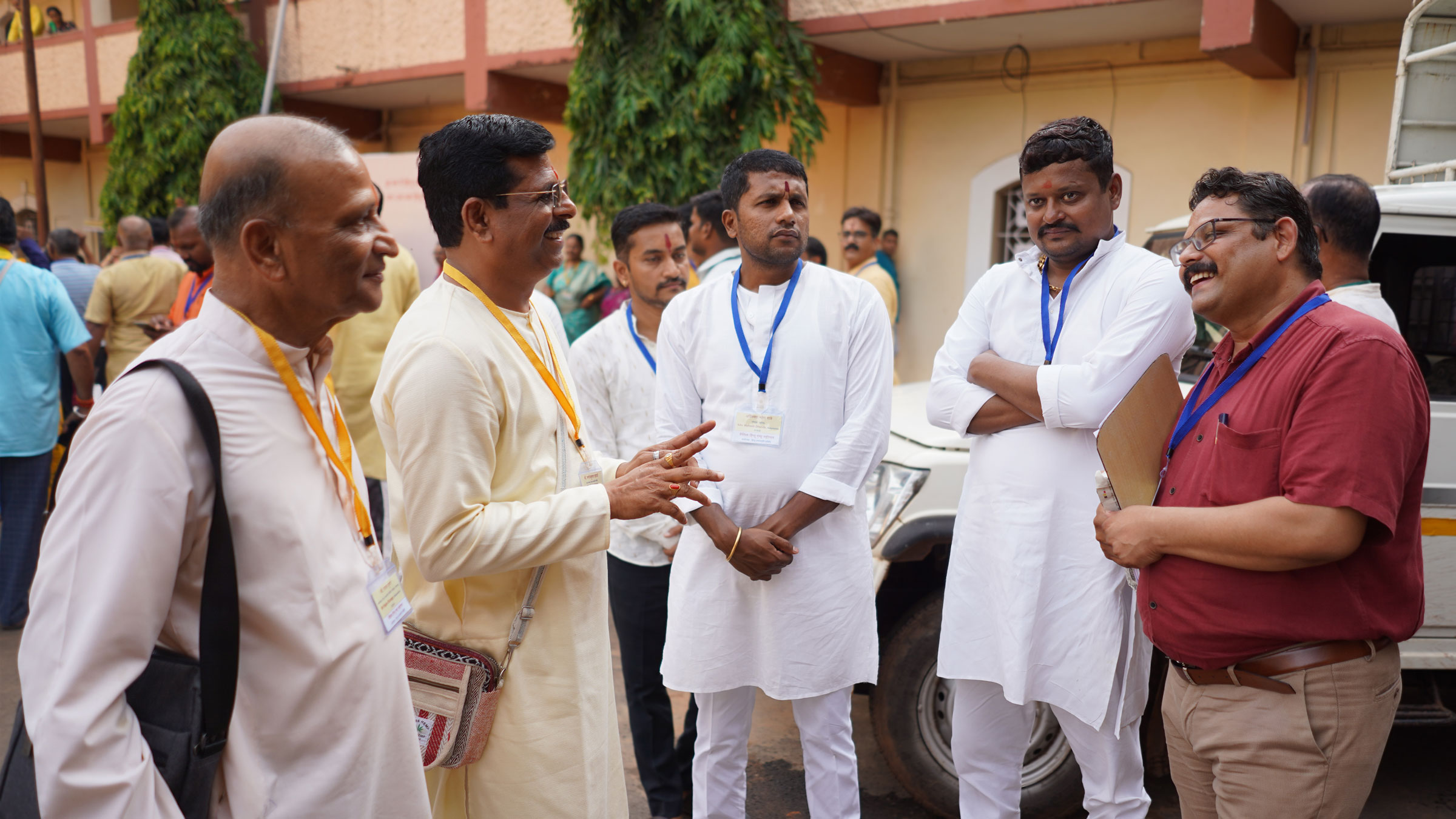 Devout Hindus informally discussing various topics with (From left) Mr Rajan Bunage (Coordinator, Hindu Janajagruti Samiti, Solapur, Maharashtra) and Mr Manojkumar Khadaye (Rajya Sangathak, Hindu Janajagruti Samiti, Konkan, West Maharashtra and Gujarat)